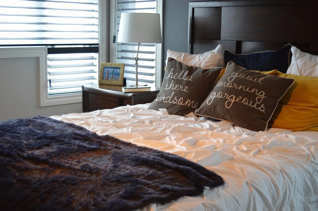 How to Arrange Pillows on a King or Queen Size Bed